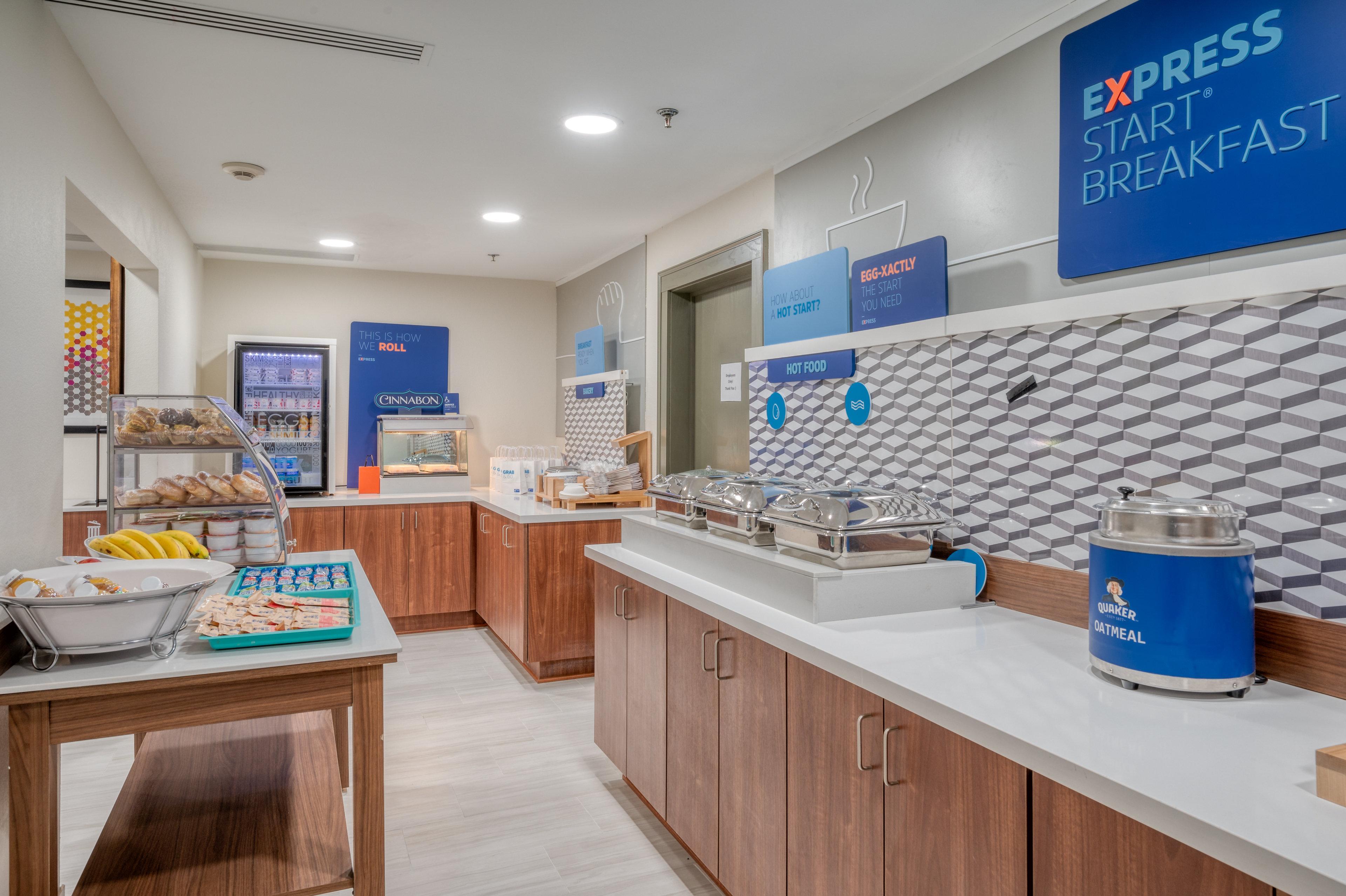 Holiday Inn Express Hotel & Suites Greenville By Ihg Exterior foto
