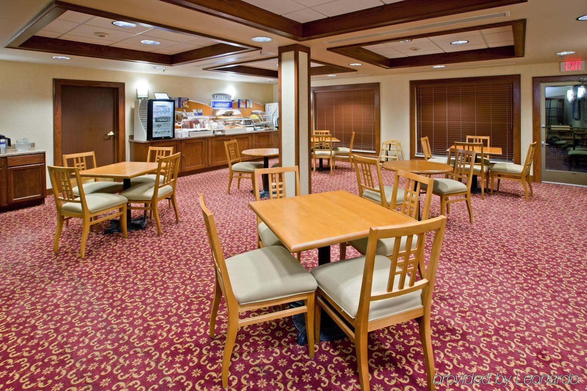 Holiday Inn Express Hotel & Suites Greenville By Ihg Exterior foto